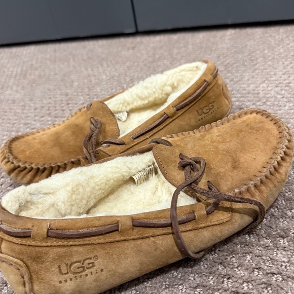 Ugg slippers - Picture 2 of 3